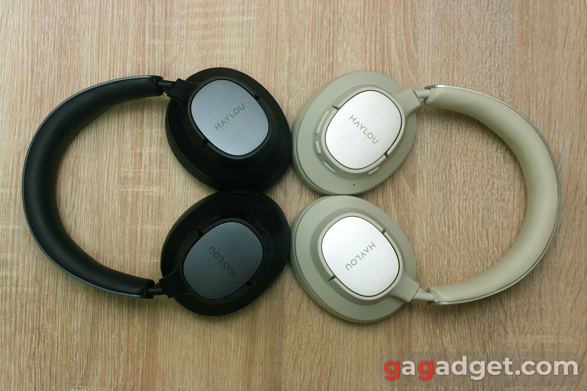 Haylou FlowLoop S33 в черном и белом цветах фото с расстояния
