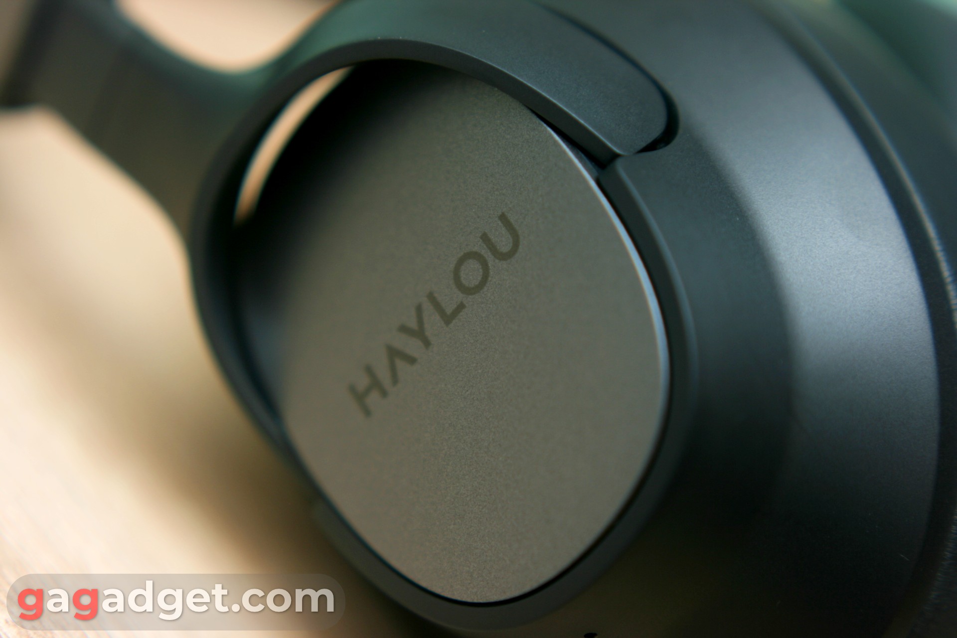 Макросъемка Haylou FlowLoop S33 форма и материалы
