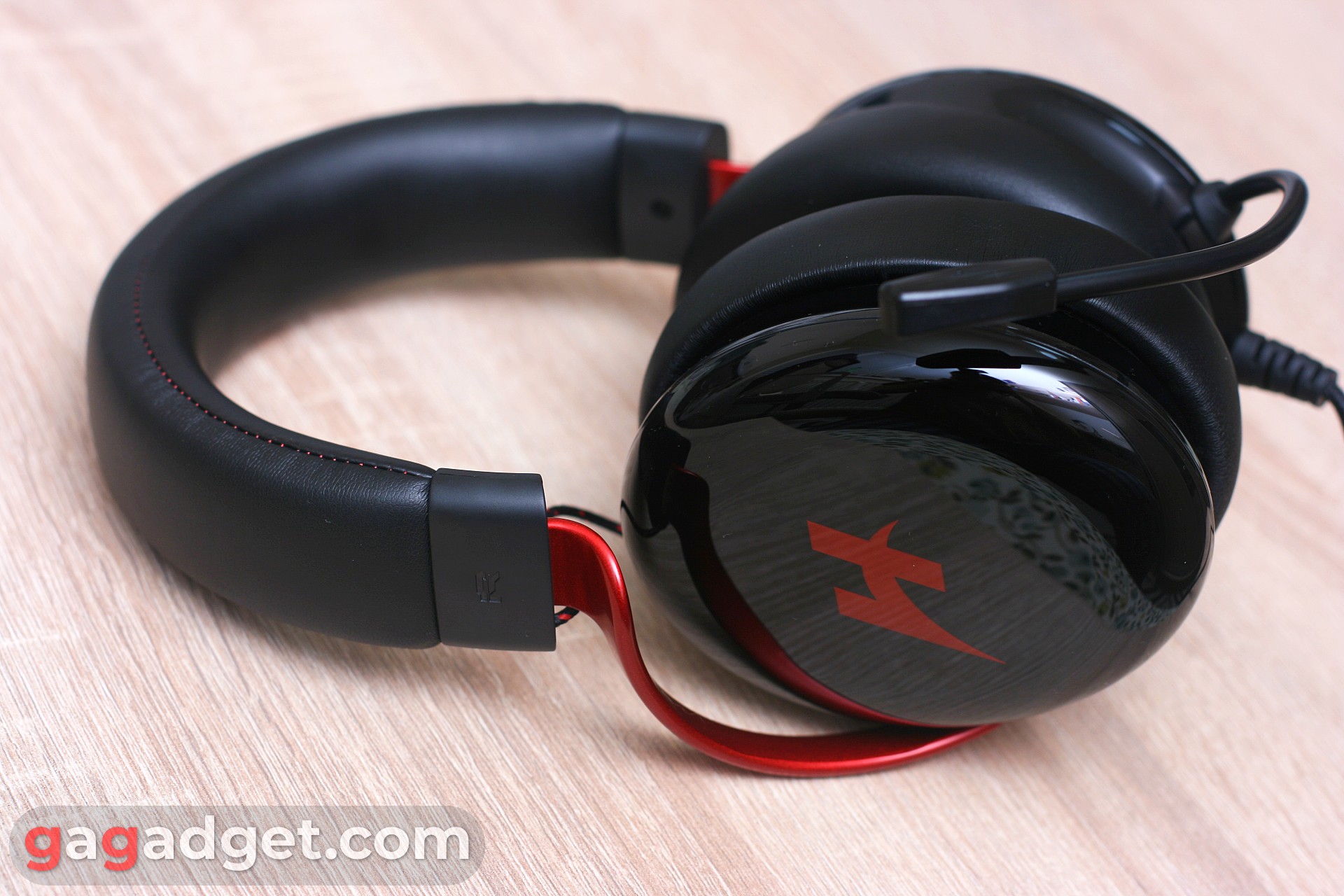 Бічний вигляд Haylou HexStorm G1