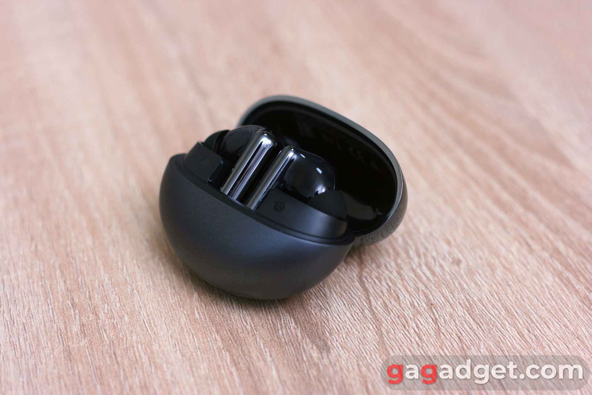 Haylou FlowBuds N55 - открытое положение зацементирования