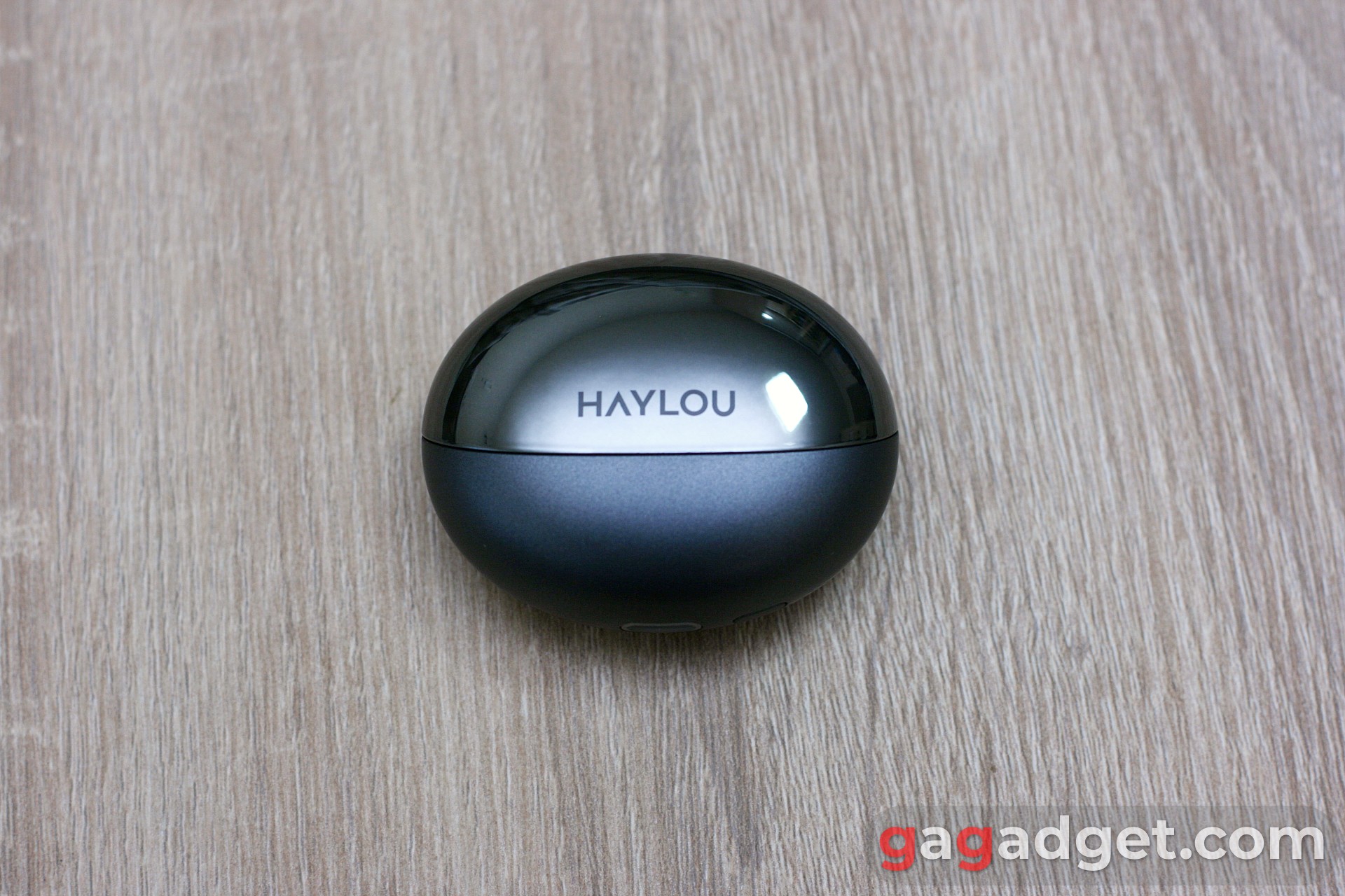 Haylou FlowBuds N55 - закрытый зарядный бокс Haylou FlowBuds N55 - закрытый зарядный бокс