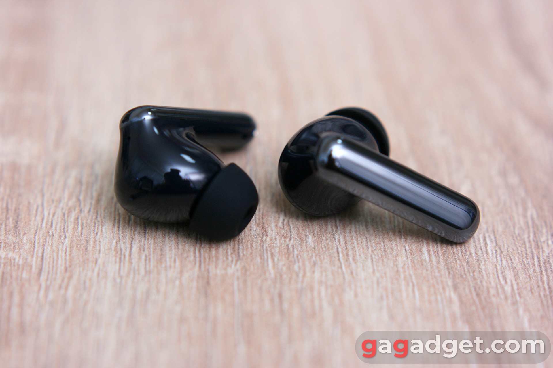 Haylou FlowBuds N55 наушники - вид сбоку