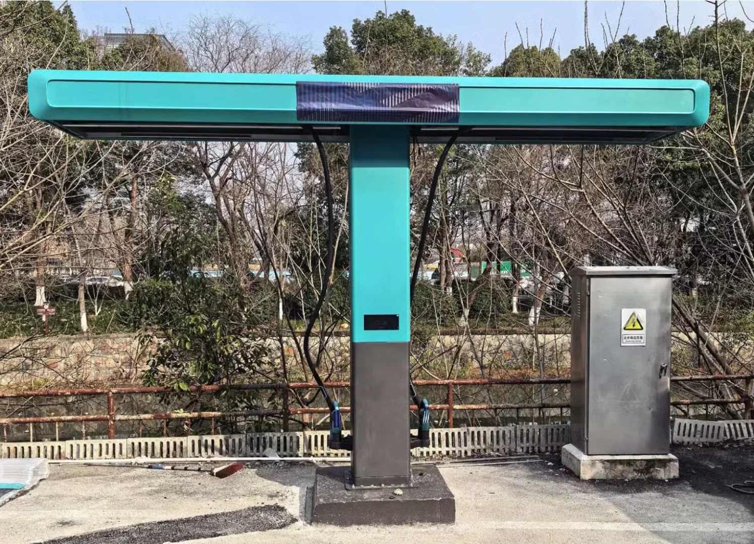 T-образная зарядная станция BYD