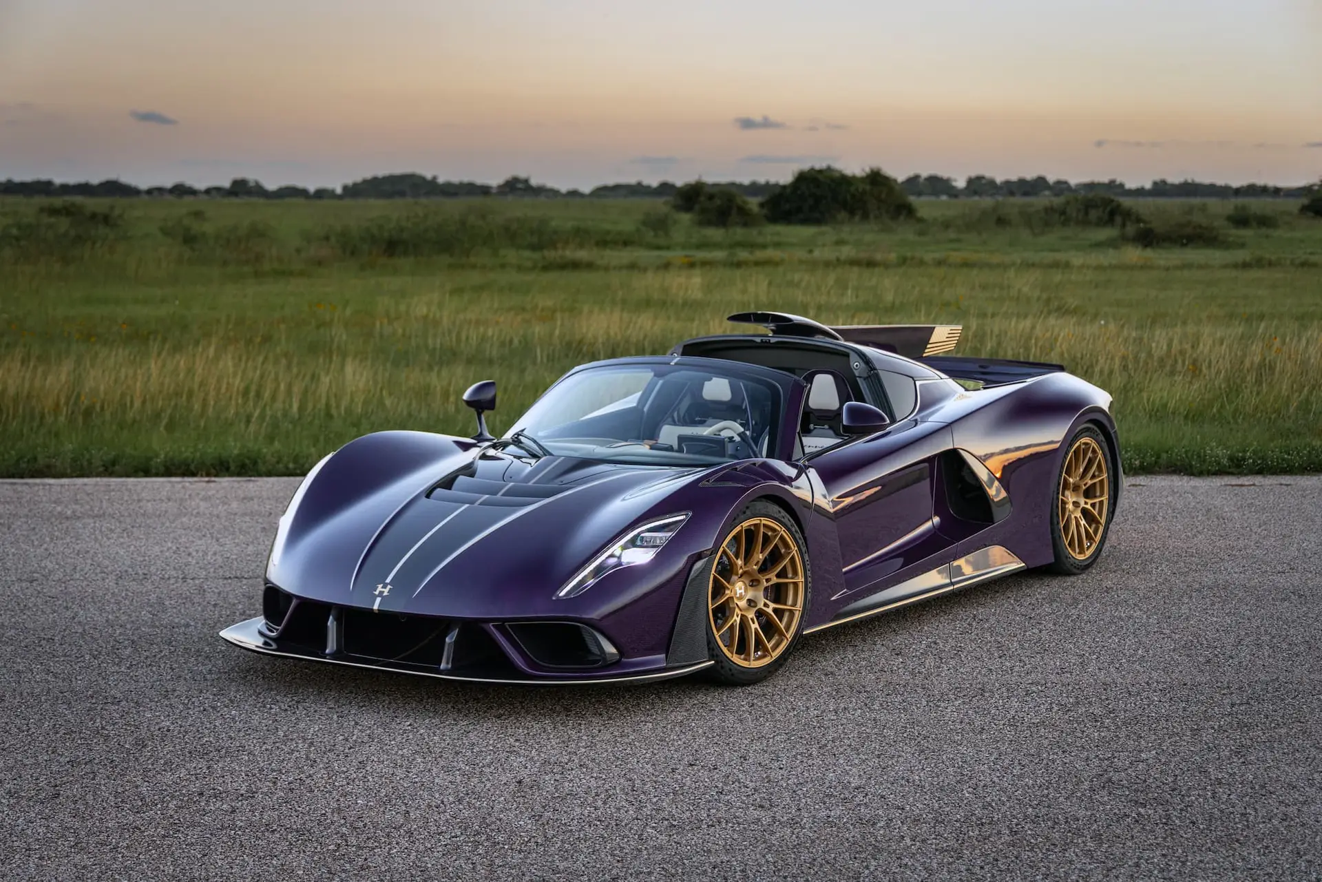 Venom F5-M Roadster передний вид