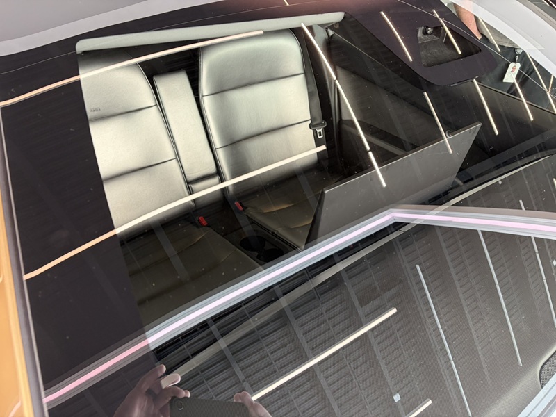 Готовые автомобили Tesla Cybercab на заводе