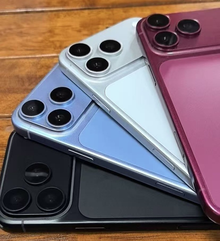 Макет iPhone 18 Pro в сріблястому кольорі