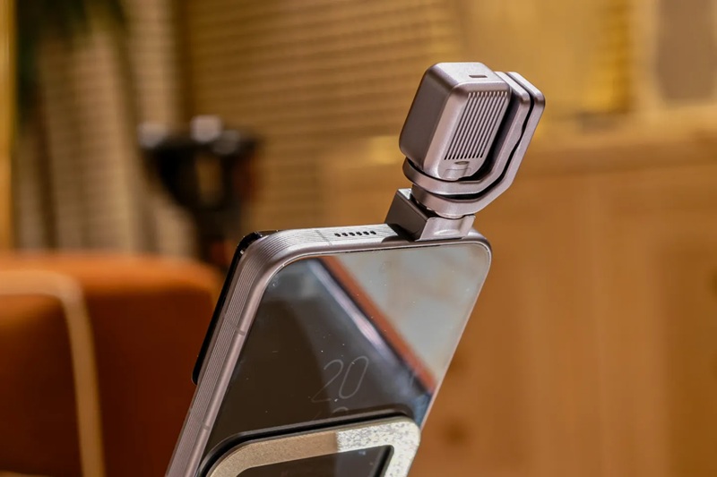 Unique features of the Honor Robot Phone at CES 2026