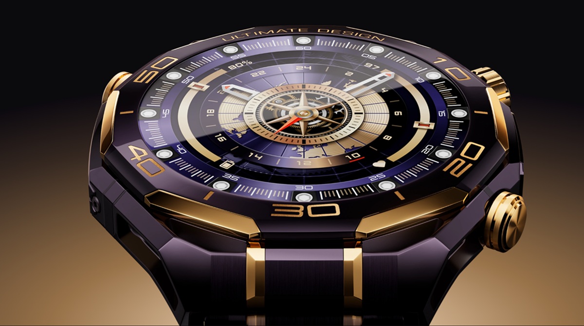 Huawei Watch Ultimate Design Royal Gold із ремінцем на вітрині
