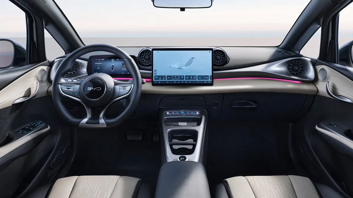 Бічний вигляд BYD Dolphin