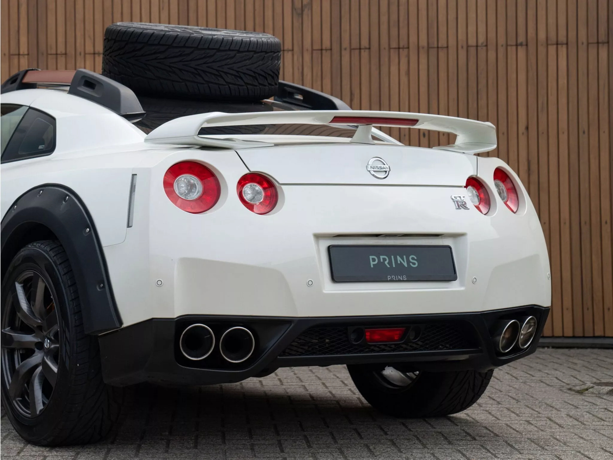 Overall view of Nissan GT-R R35