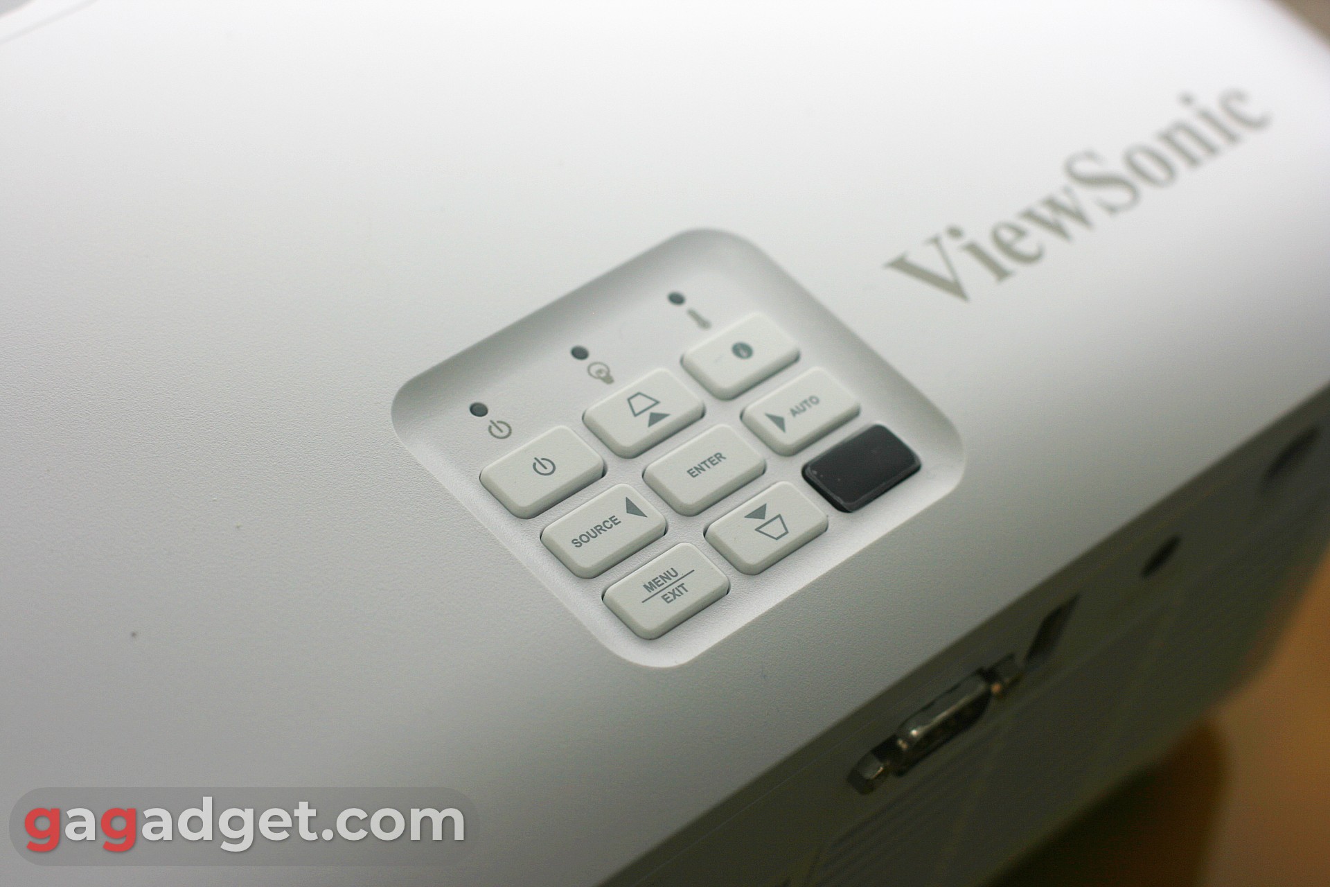 Панель управления на ViewSonic LSD400W