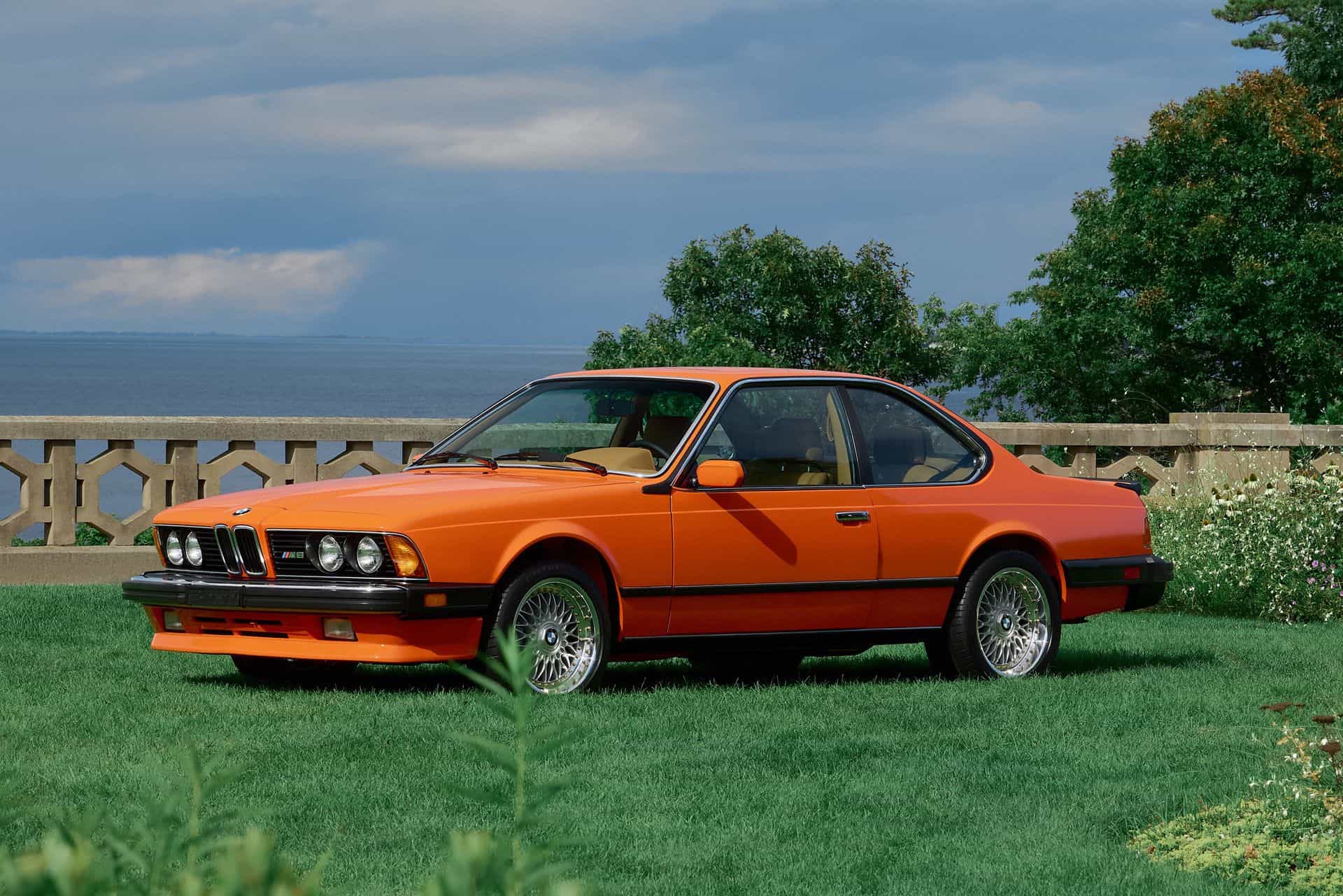 1987 BMW M6 E24 Kith в цвете Inka Orange - задний вид