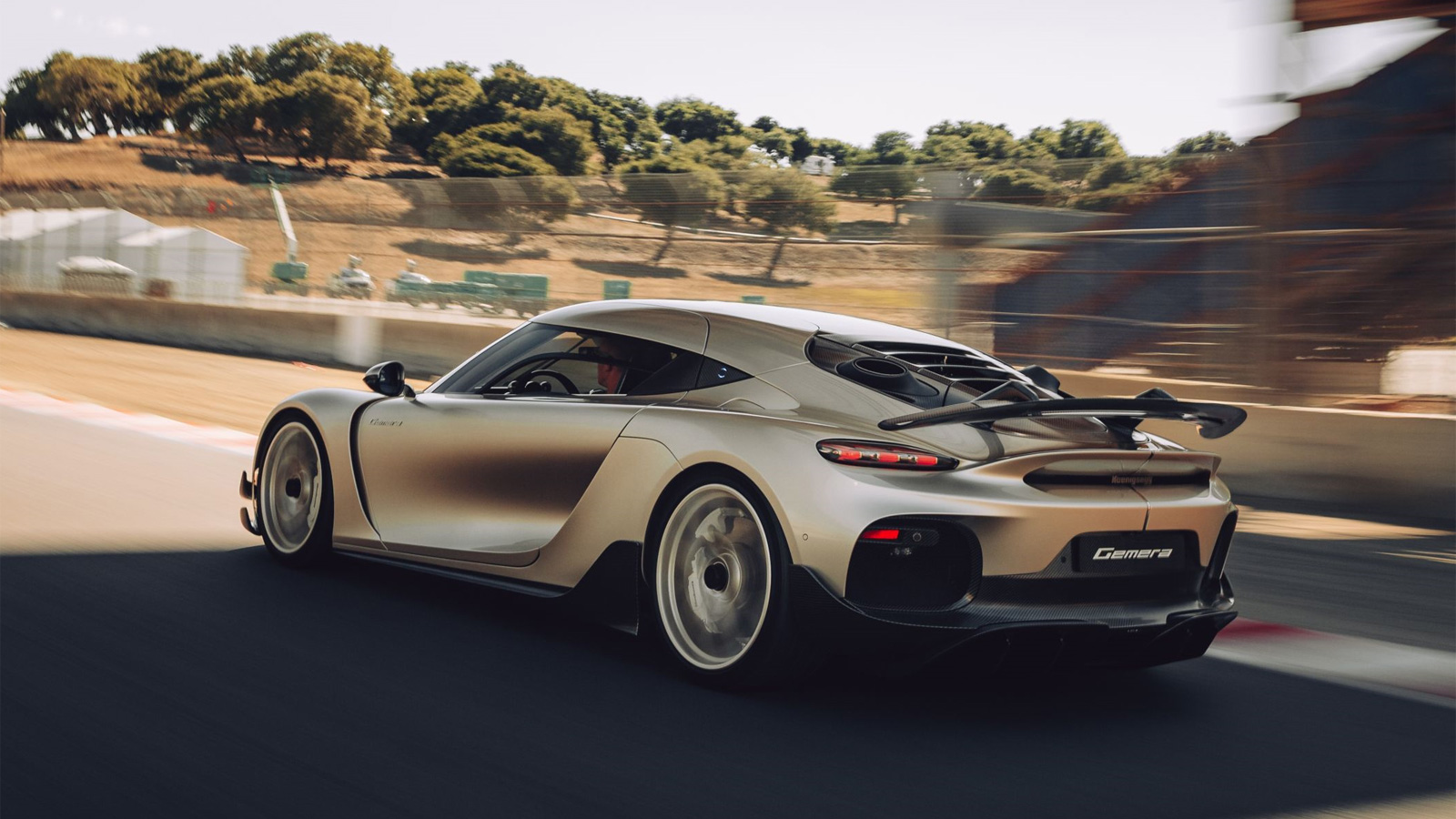 Гіперкар Koenigsegg Gemera