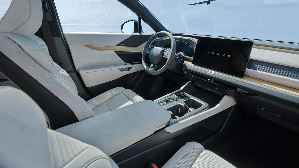 Interior del Lexus TZ.
