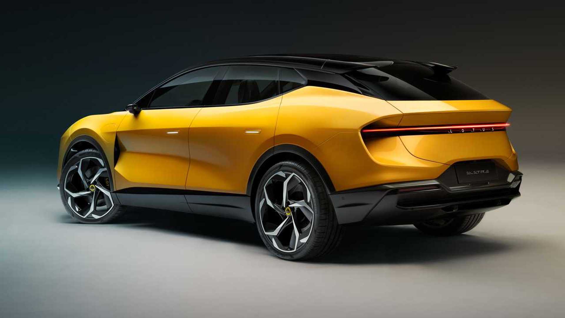 Вид сзади на кроссовер Lotus Eletre