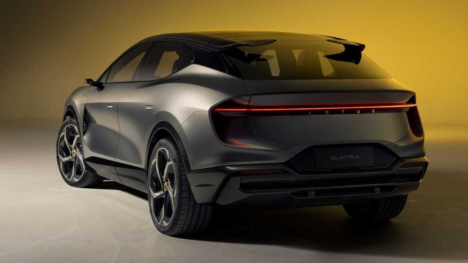 Серый Lotus Eletre сзади