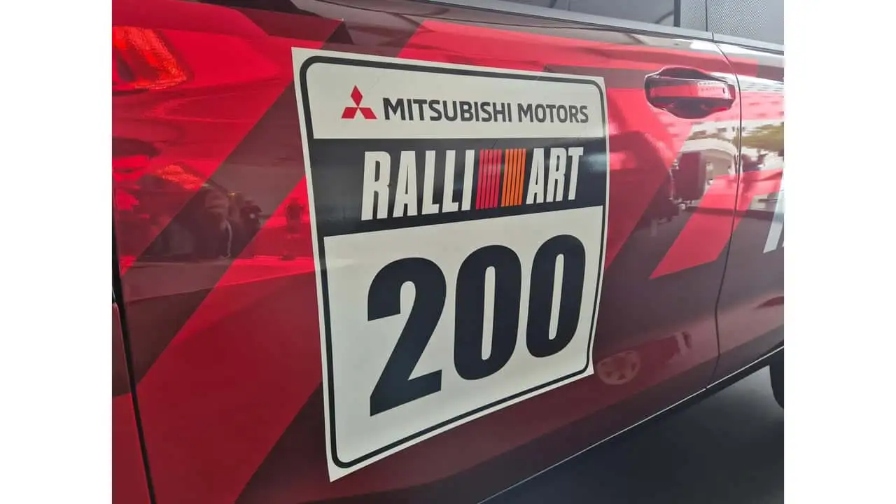 Mitsubishi Pajero Sport Ralliart Concept, розширювачі колісних арок