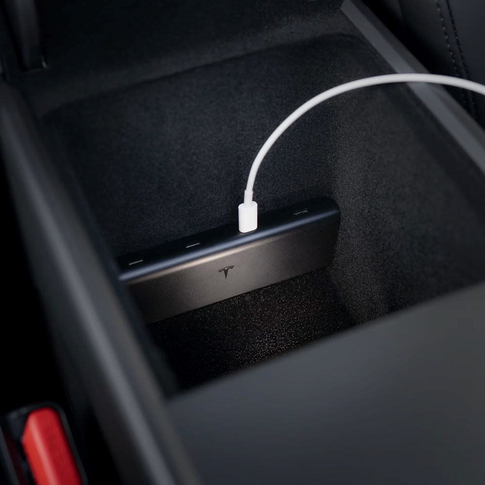 Model 3 Y 4-in-1 USB-C Hub фото 5