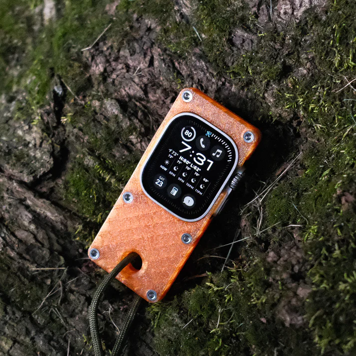 Miniphone Ultra sur fond blanc