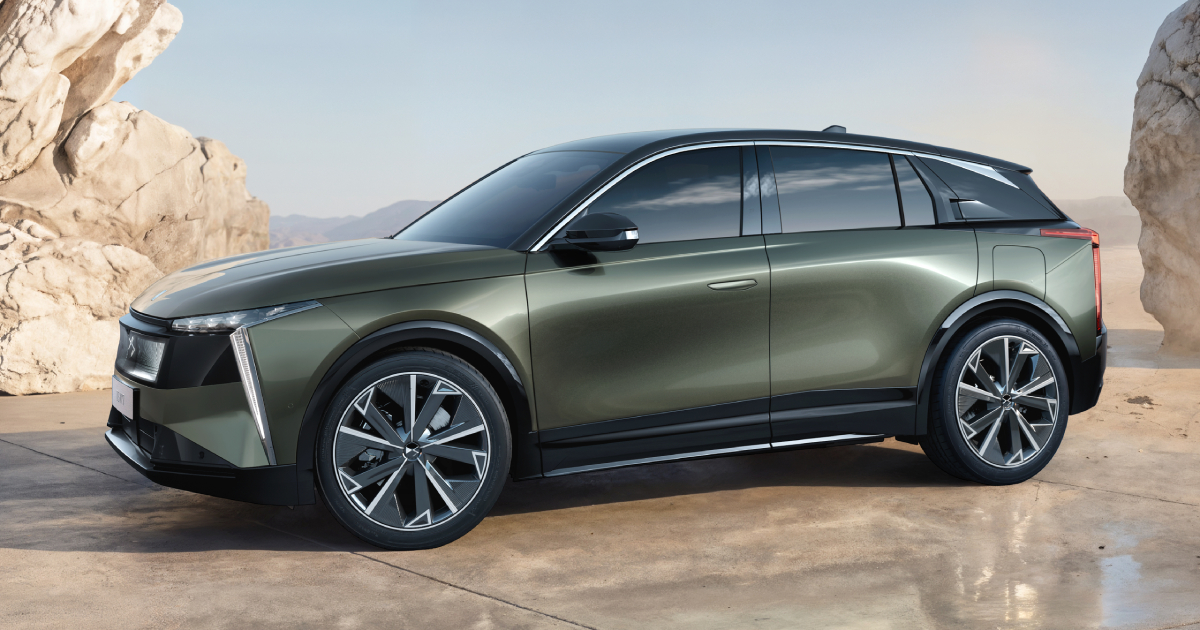 DS №7 вид спереди в зеленом цвете