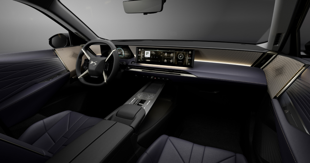 Интерьер DS №7 в черно-бизантинском стиле