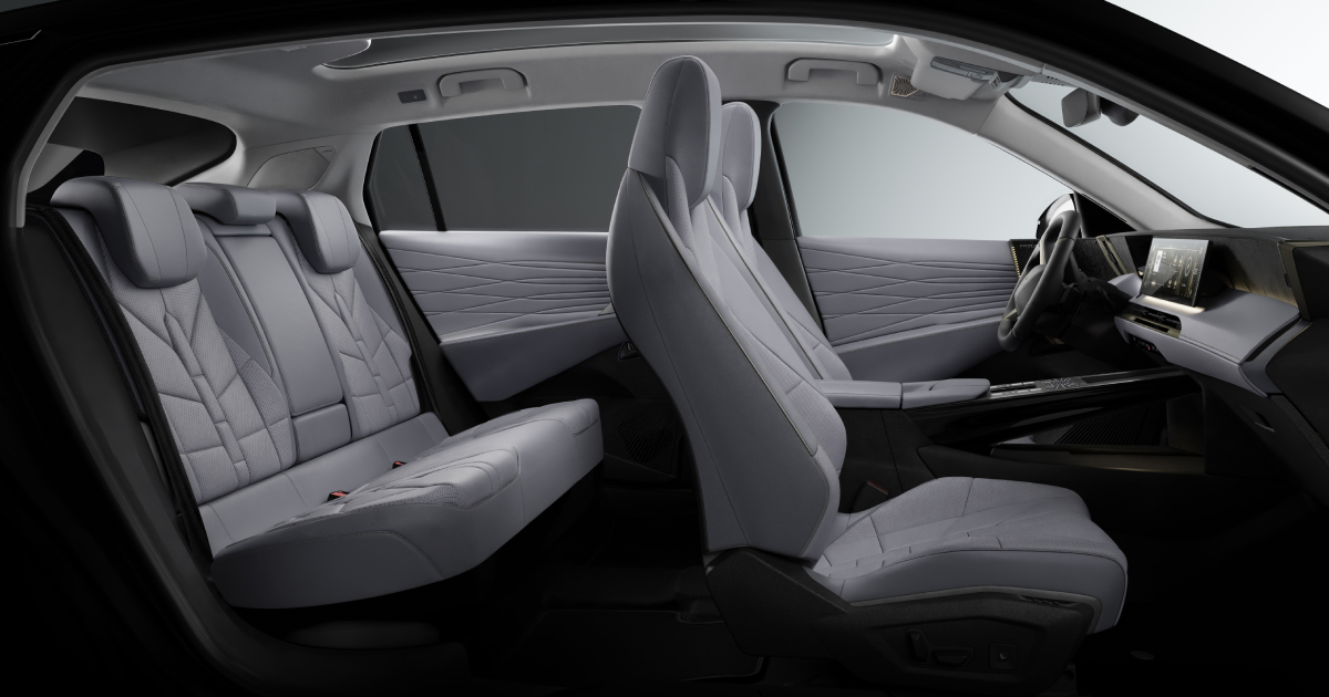 Интерьер DS №7 с кожей наппа грис-челе