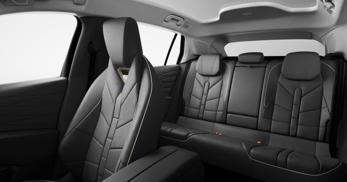 Интерьер DS №7 с кожей наппа базальт во втором ряду