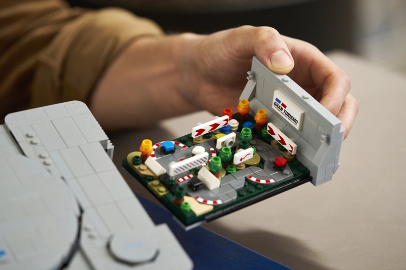 LEGO комплект с контроллером и диорамами
