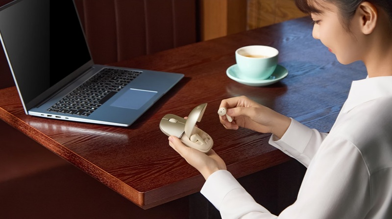 Honor MouseBuds Pro - a computer mouse with a charging station for earbuds