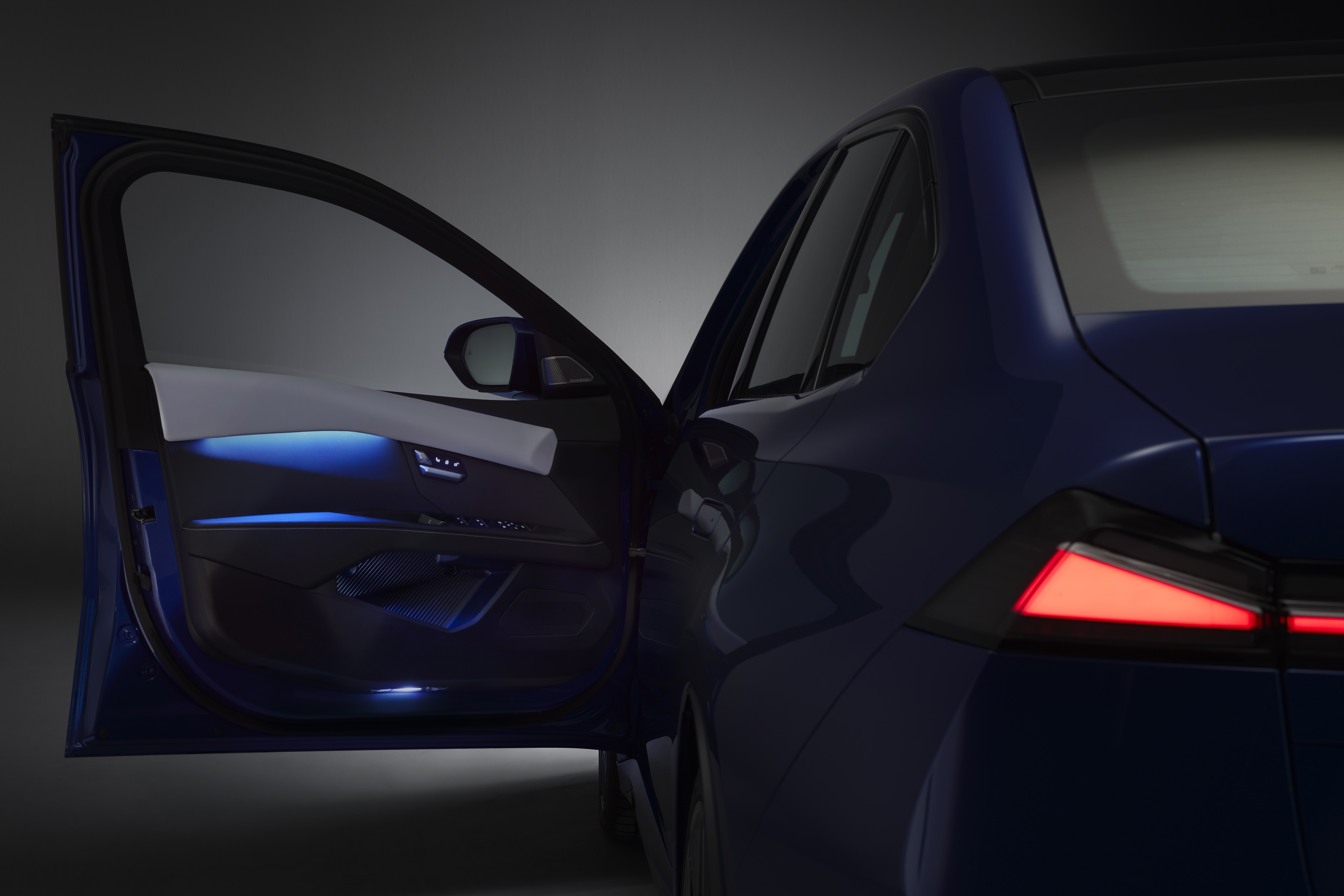 Зарядка BMW i3 вид спереди