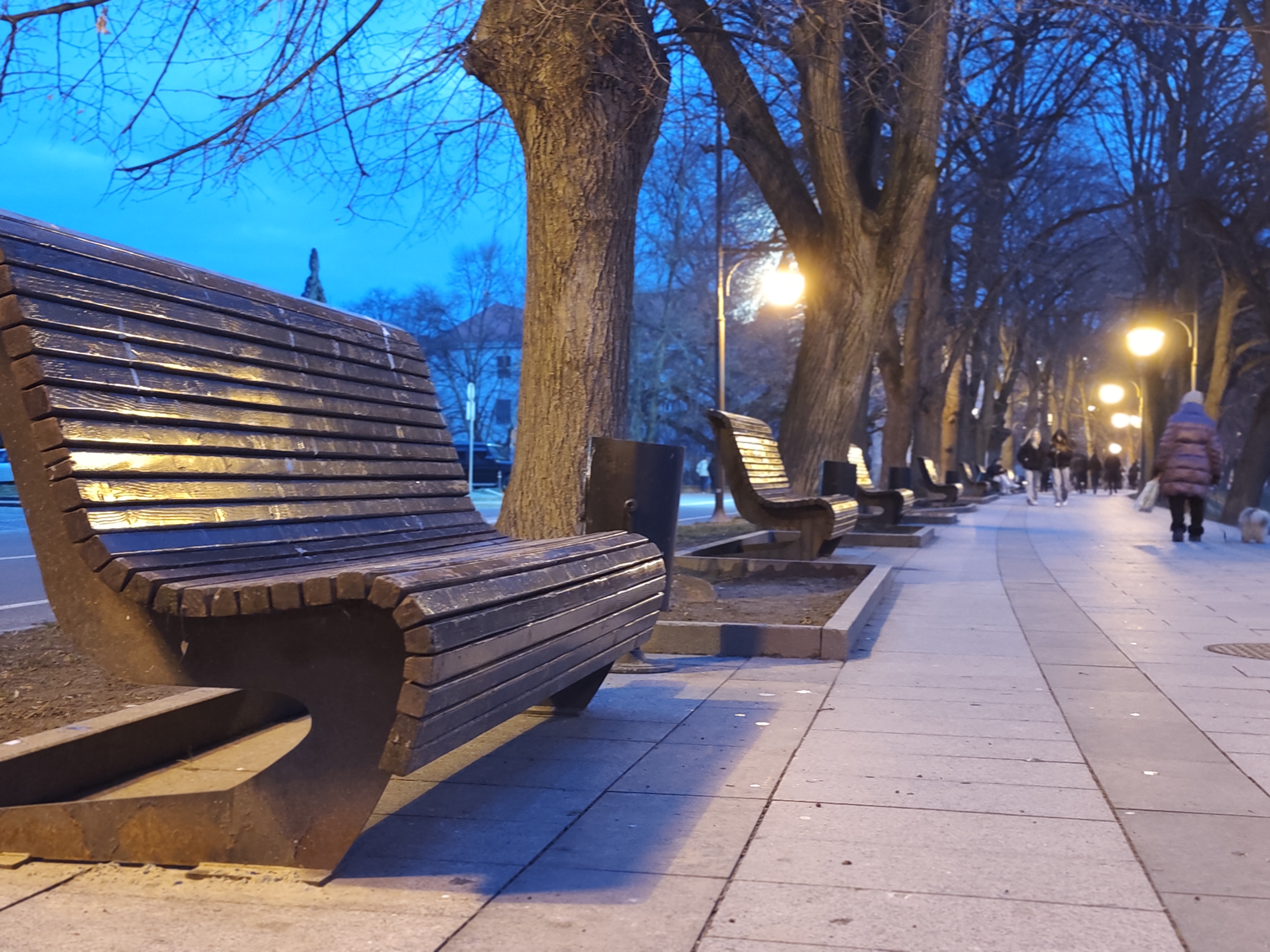 Фотография на основную камеру Redmi Note 15 с эффектом размытия