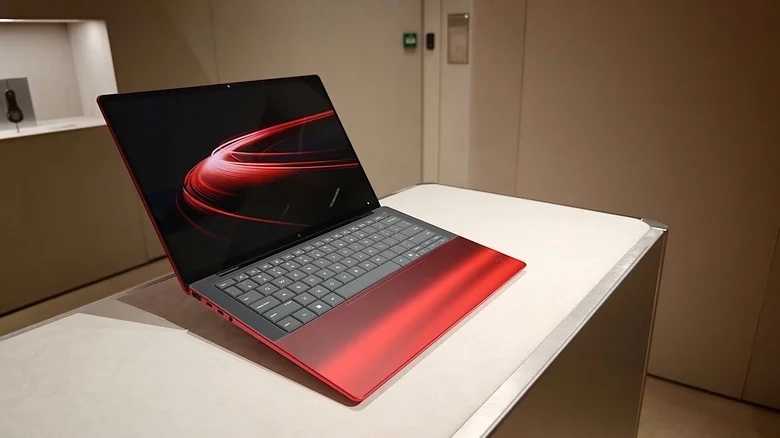 Ультрапремиальный ноутбук HP Limited Edition Scuderia Ferrari AI PC