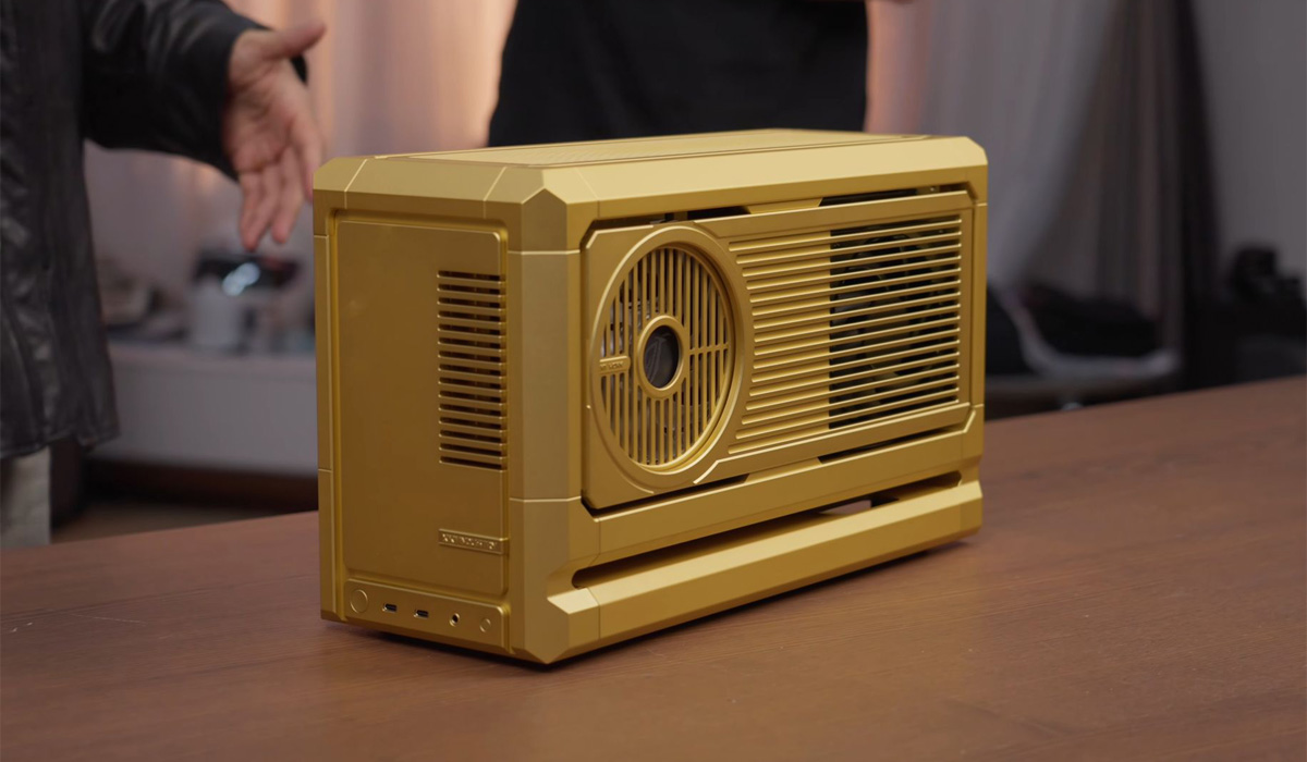 Фотография RTX 5090 ROG Astral Real Gold Edition 2