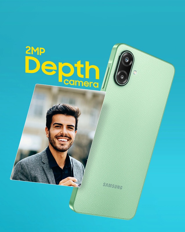 Samsung Galaxy F70e 5G в руке