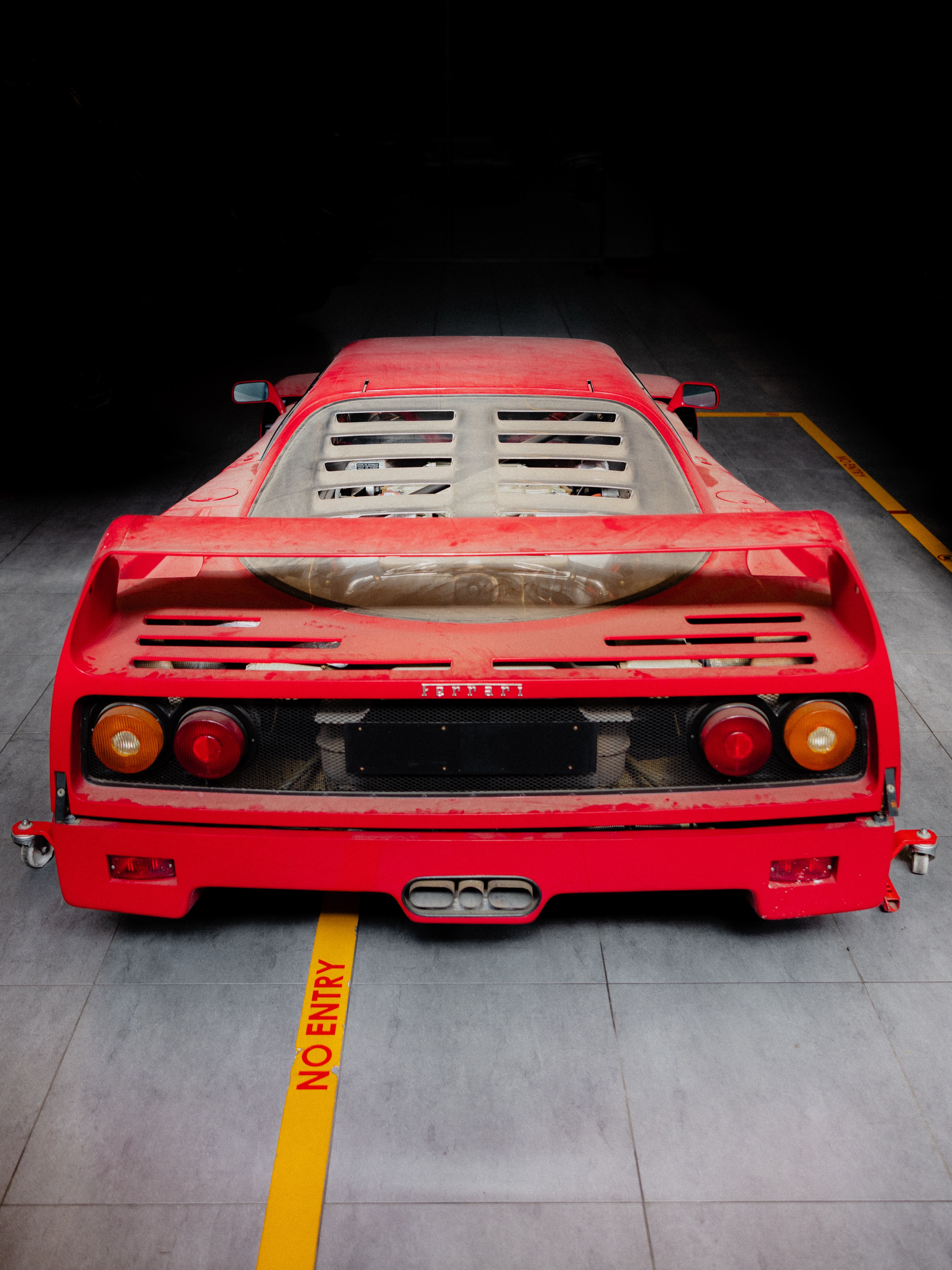 Hamilton's childhood dream - Ferrari F40