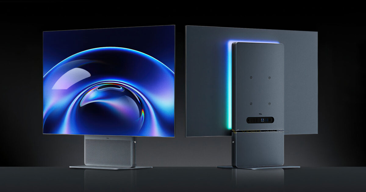 TCL 32X3A OLED+ на робочому столі