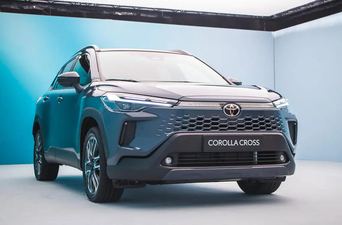 Сучасний гібридний кросовер Toyota