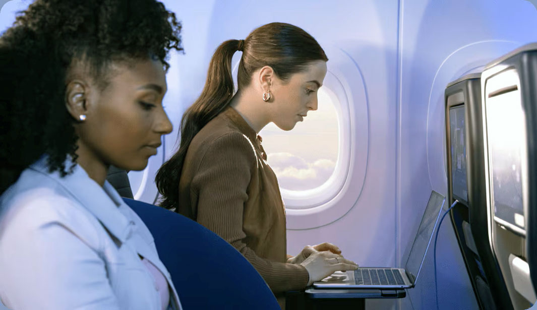 Літак United Airlines з'єднаний з інтернетом Starlink