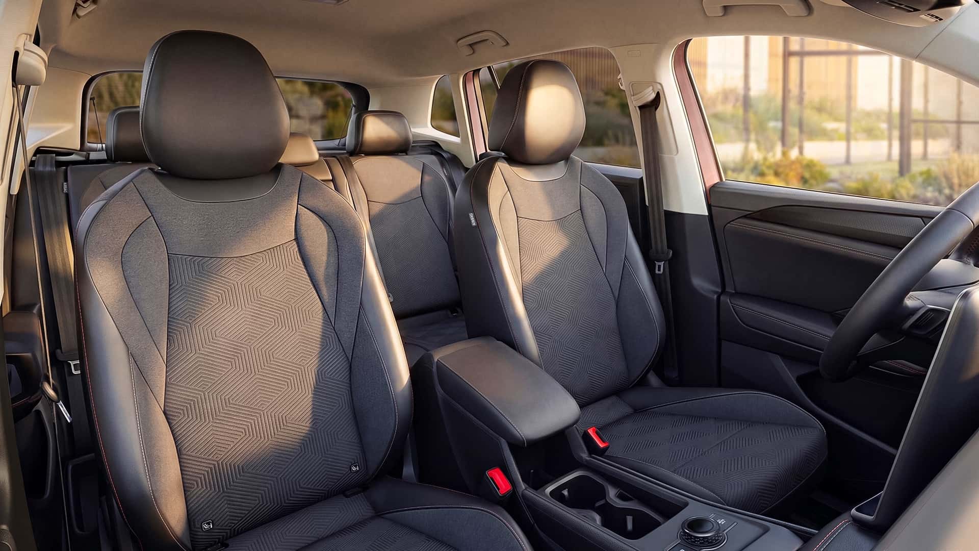 Вид на задние сиденья Volkswagen Tiguan Edition 20