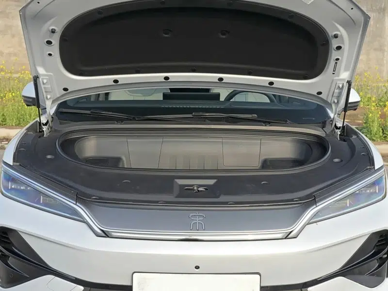 BYD Song Ultra EV центральная консоль