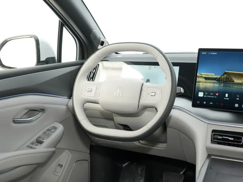 BYD Song Ultra EV интерьер вид сверху