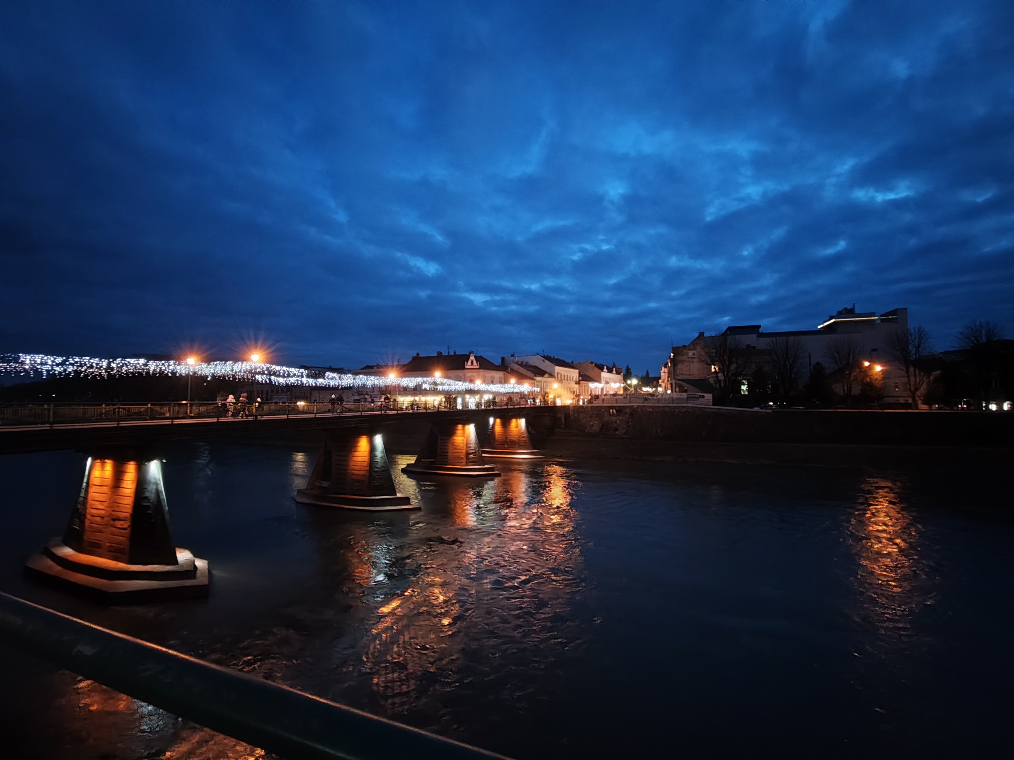 Эффектный образец с широкоугольной камеры Redmi Note 15 с широкоугольной камерой