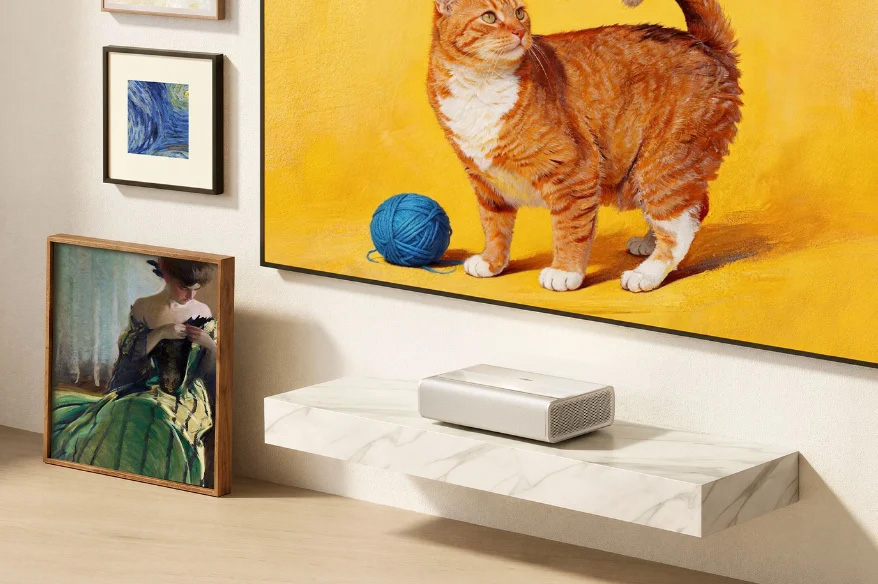 Ультракороткофокусний проєктор Xgimi у сучасному інтер'єрі