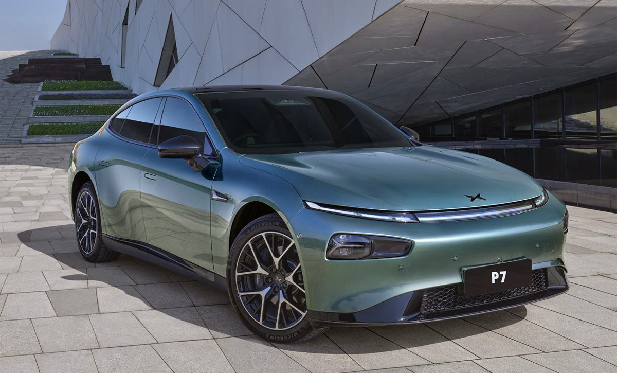 XPeng P7 на дорозі