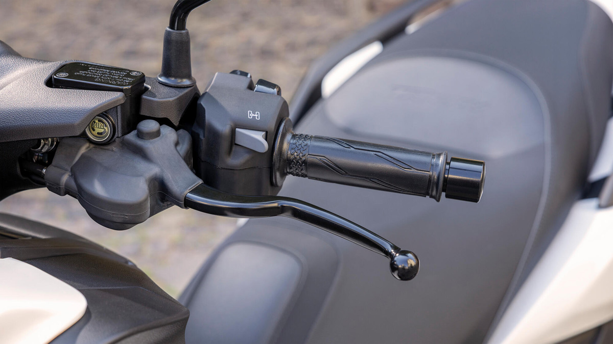 Динамічний рух Yamaha Tricity 300