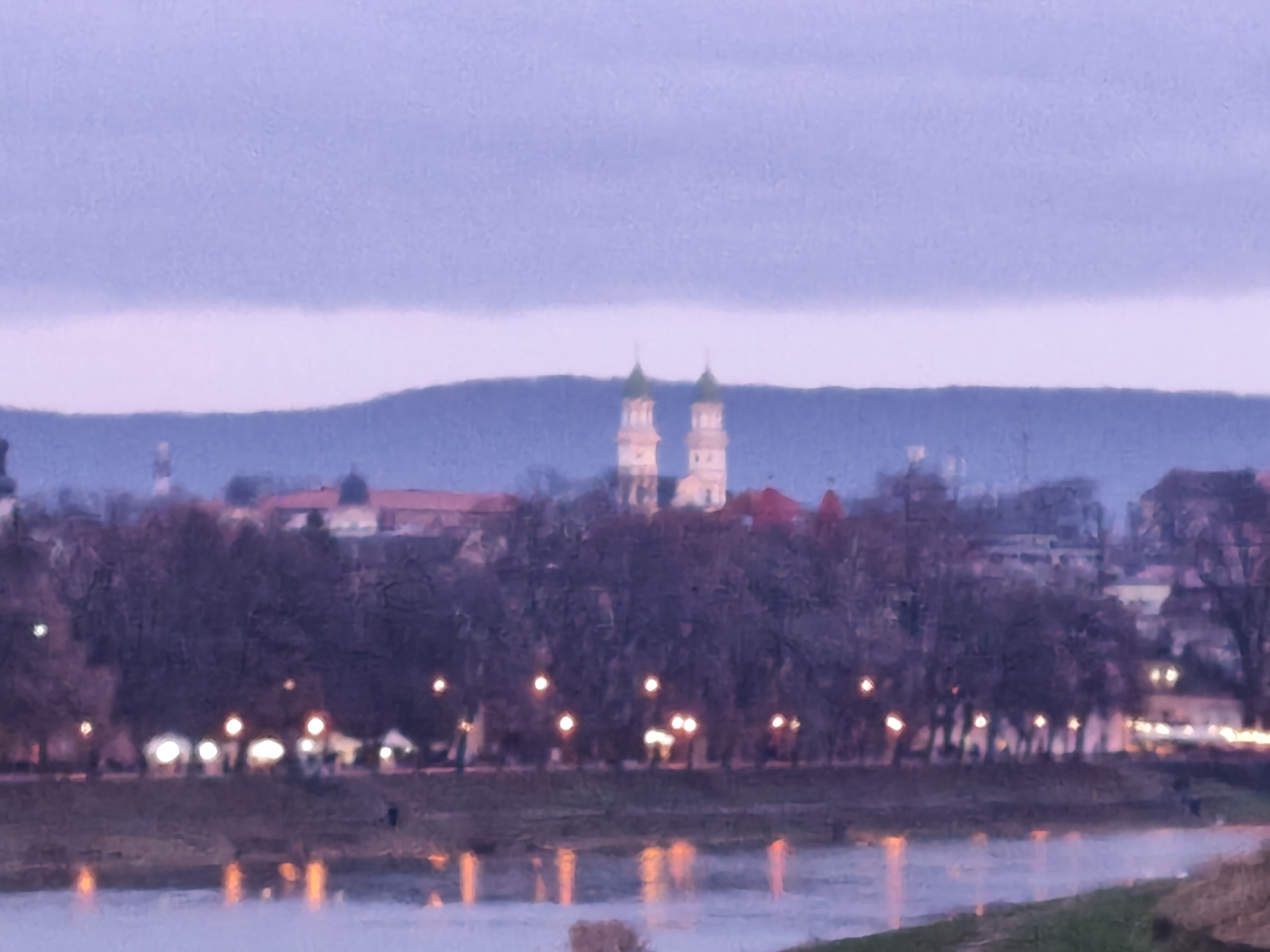 Широкий план зума на камере Redmi Note 15