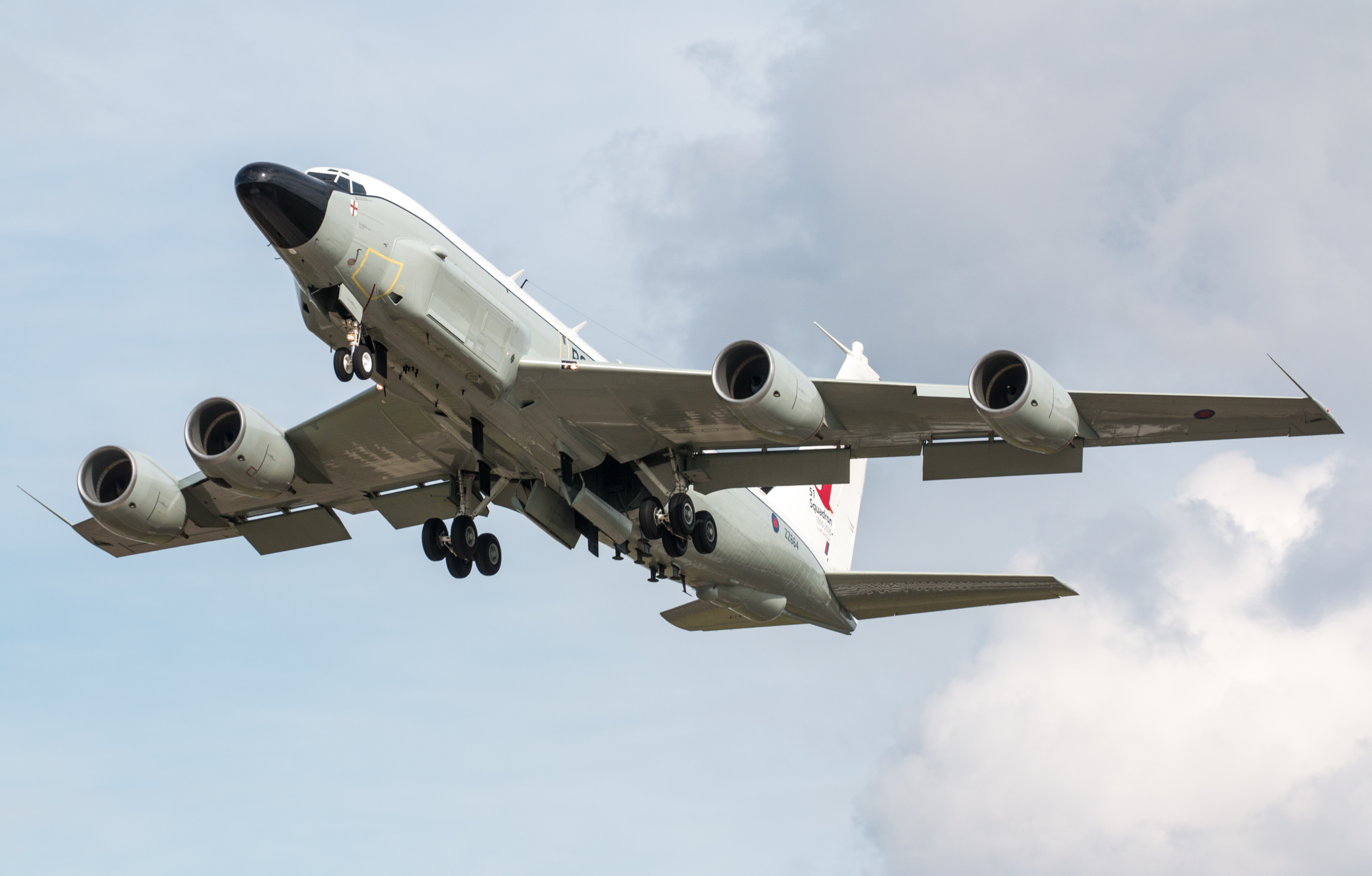 Натовский самолёт Boeing RC-135W прилетел в Чёрное море посмотреть, как тонет русский корабль